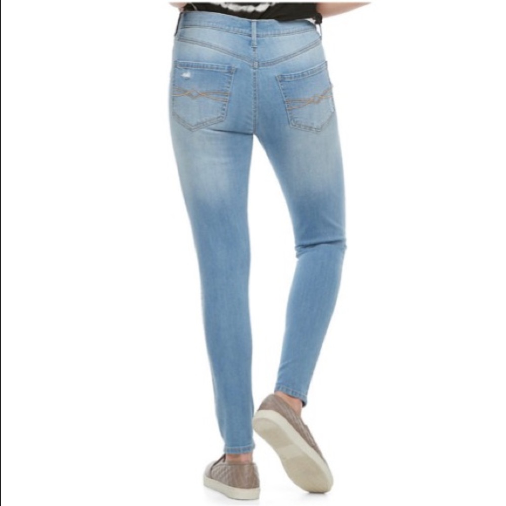 🌺HP🌺 NWOT Juniors' Mudd® Stretch High Rise Jeggings - Picture 2 of 3